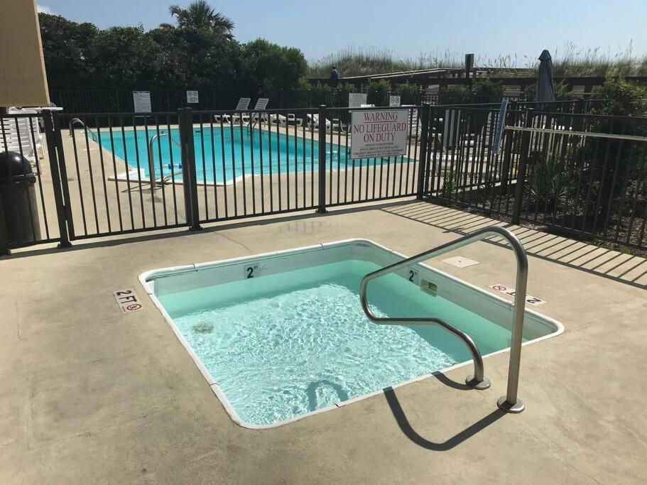 Oceanfront * Pool * Elevator * Boardwalk Lägenhet Carolina Beach Exteriör bild