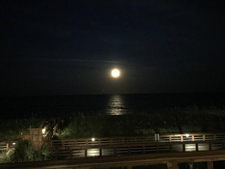Oceanfront * Pool * Elevator * Boardwalk Lägenhet Carolina Beach Exteriör bild